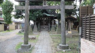 ひっそりとした神社