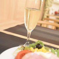 朝食。朝からシャンパン