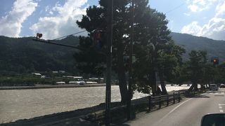 増水時は濁流です