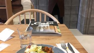 ペリカンのパンが食べられるお店