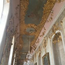 新宮殿と似ていました