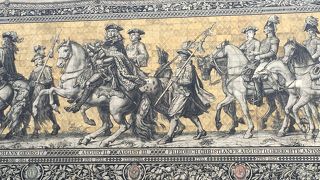 ドレスデン城の外壁にあります