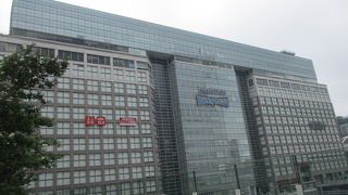 高級品、庶民食料品の品揃えが豊富です。