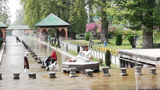 人々の憩いの場