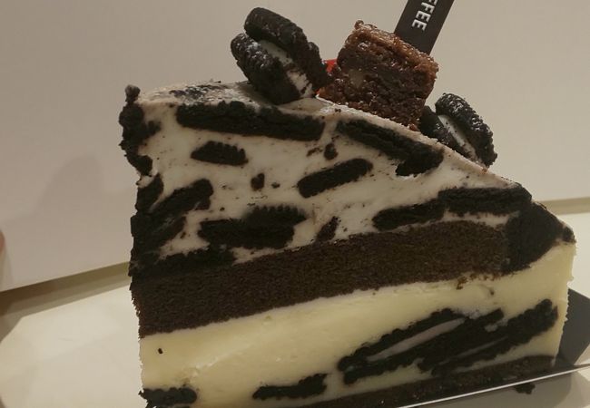 カットケーキ一つ用の持帰りボックスあり