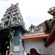 ヒンズー教の寺院　なかなか親しみの持てる神様　仏教の下のバラモン教からわかれた兄弟だ