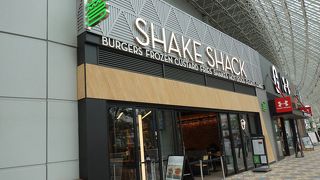 アメリカの人気ハンバーガー屋さん