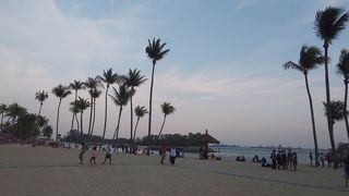 夕暮れ時の景色がキレイなビーチ