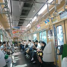 昼間は全員座れる