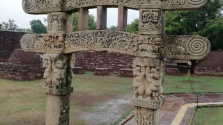 サーンチーの仏教建造物群