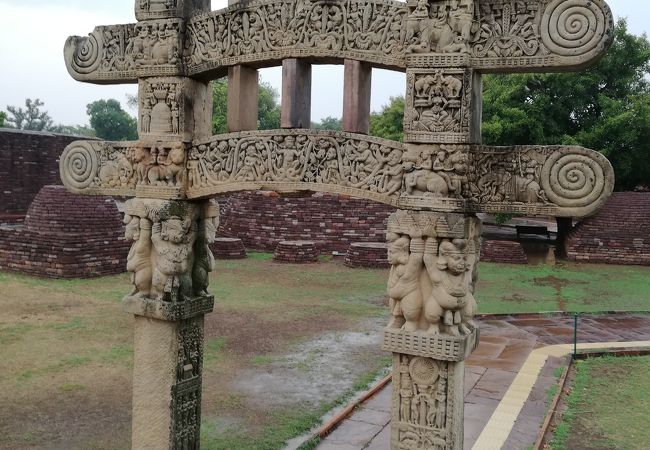 サーンチーの仏教建造物群