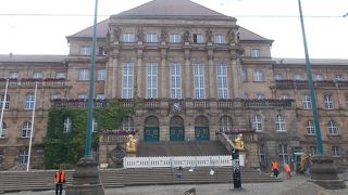 旧市街地の南側のエリアにあります。