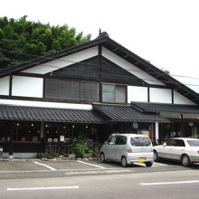 民芸調の外観～