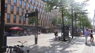 マンハイムのランドマーク給水塔のある広場