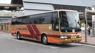 とさでん交通高速バス、高知徳島エクスプレス。