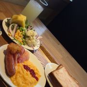 飛行機を見ながらゆったり朝食ビュッフェ