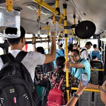 込んでいるときの車内