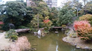 小倉城に隣接する日本庭園