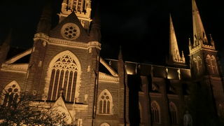 外観だけでも荘厳！