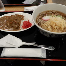 カレーと蕎麦のセット