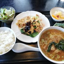 エビ入り豚肉ときくらげの玉子炒め