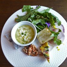 ランチセット（サラダと前菜）