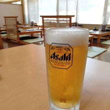 レストランでビール