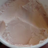 いちごアイスを堪能中♡