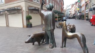 旧市街地の北から中心につうじる道です。