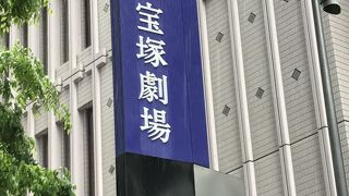 ミュージカルの劇場とはこういうところなのですね。