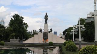 都心の大きく静かな公園