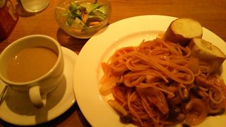 ちょっと休憩するのに便利なカフェです