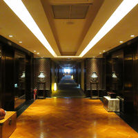 19階タイパンフロアのエレベーターホール、高級感ありです