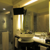 テレビを見ながらバスタイムを過ごせます