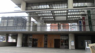 広々と開放感あり音響も素晴らしいです