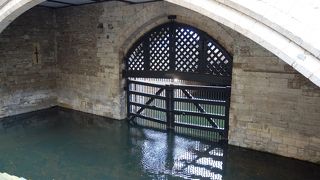 ロンドンで一か所しか見れないなら，ここを迷わず推す。