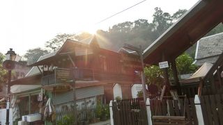 サッカリン通りから西はシーサワンウォン通りになる