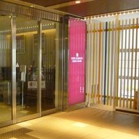 和の雰囲気もあるエントランス