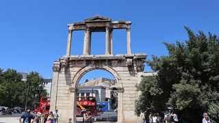 ゼウス神殿の入口にある