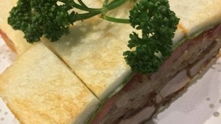 肉肉しいカツサンド