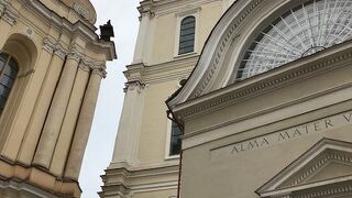 聖ヨハネ教会と図書館に行く目的で訪れました