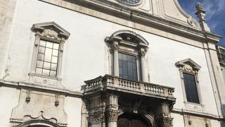 礼拝堂がたくさんある教会