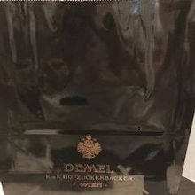 袋も高級感があります