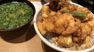 ボリュームとお得感満載の天ばら丼