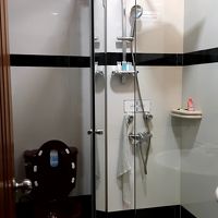 シャワーの湯量が少ないし、温度調整がかなり難しい