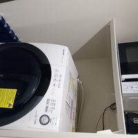 お部屋に洗濯機、レンジあり。