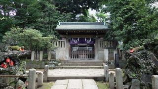 静かな雰囲気のお稲荷様