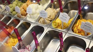 ケース内から見るとオシャレなアイス