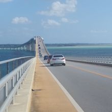 エメラルドグリーンの素敵な海です