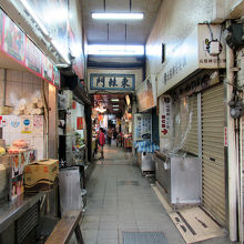 奥へと進みます